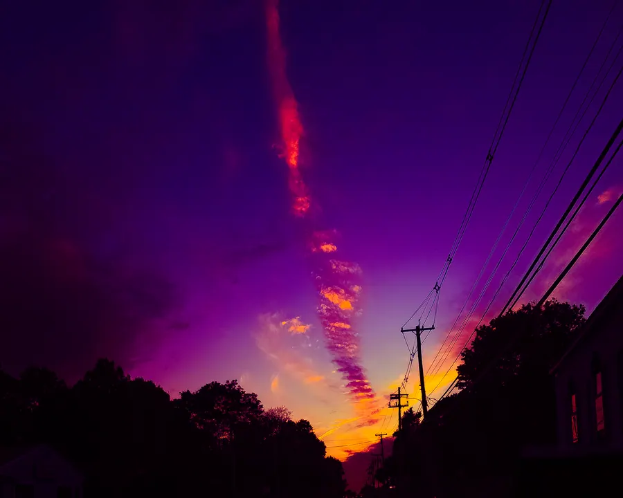 Sky. Contrail, violet.